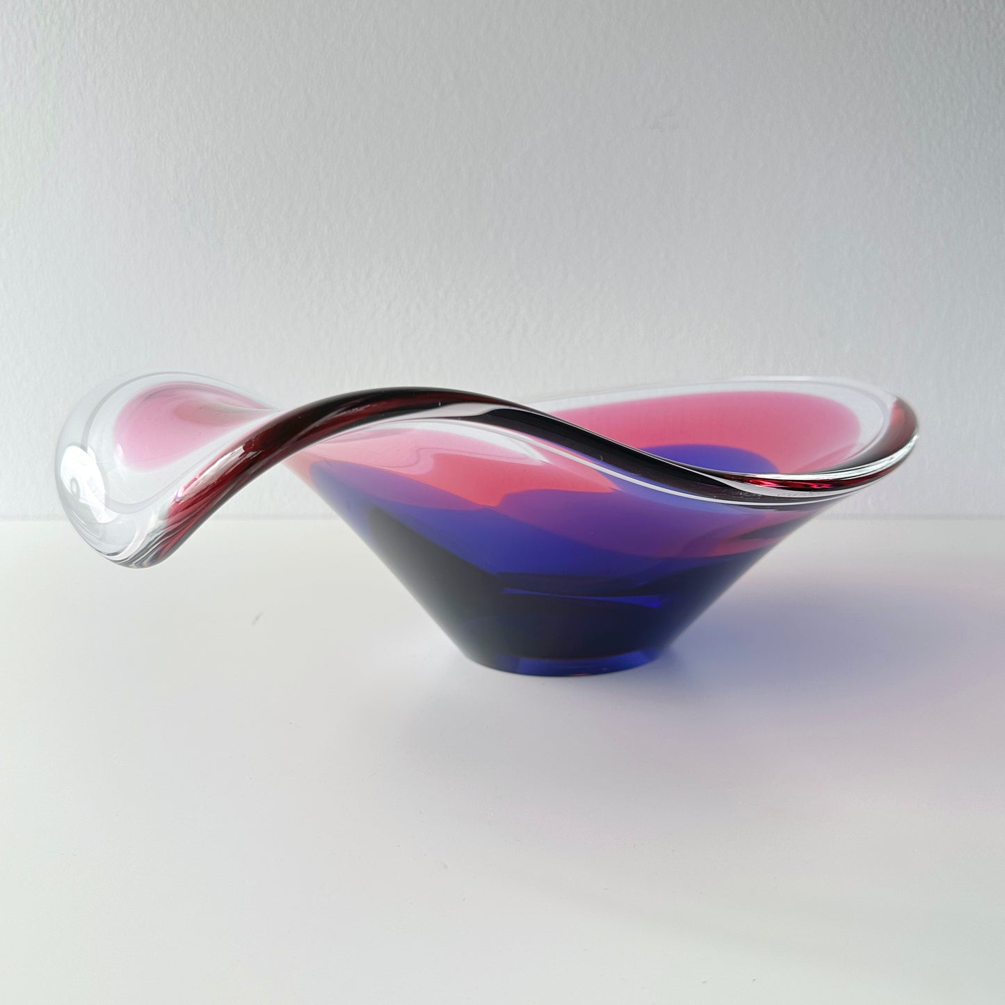 Paul Kedelv Coquille Flygsfors Art Glass Decorative Bowl