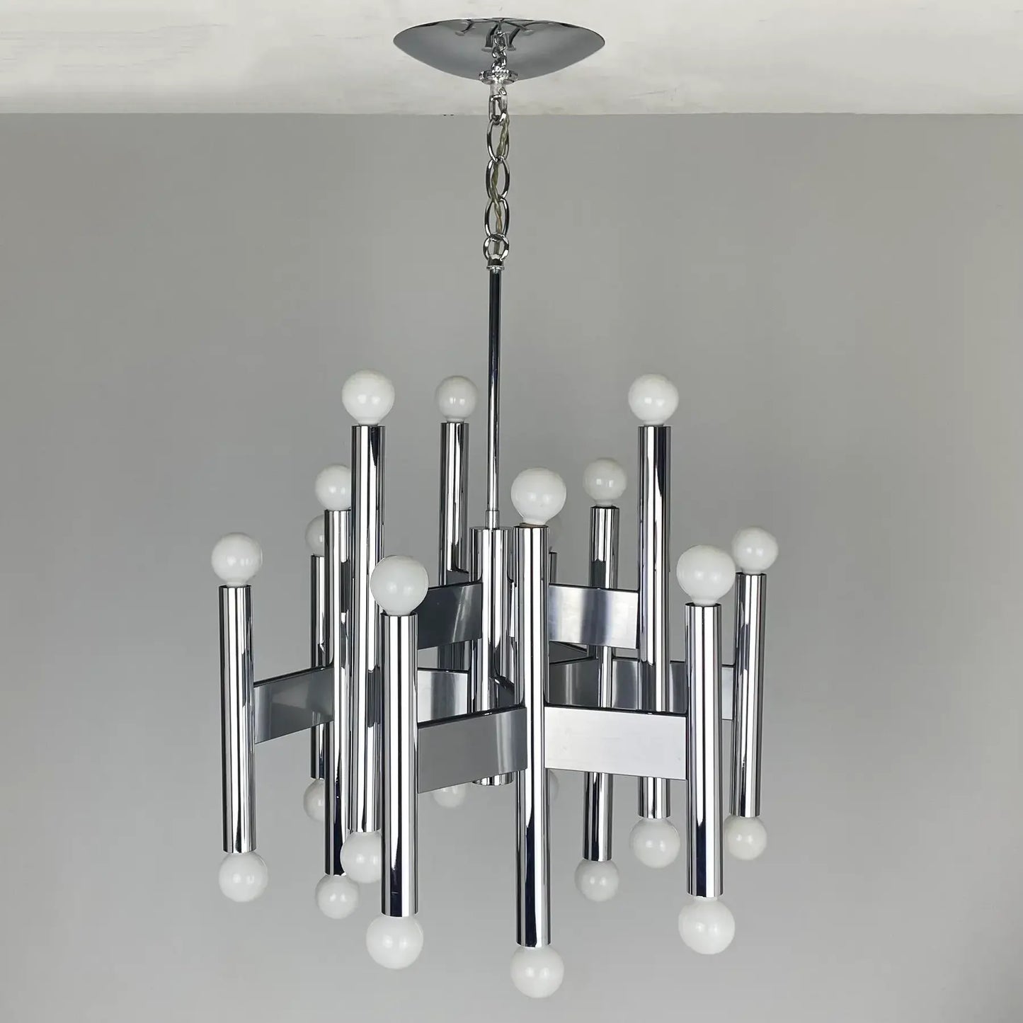 Robert Sonneman 24 Bulb Chrome Chandelier, 1970s