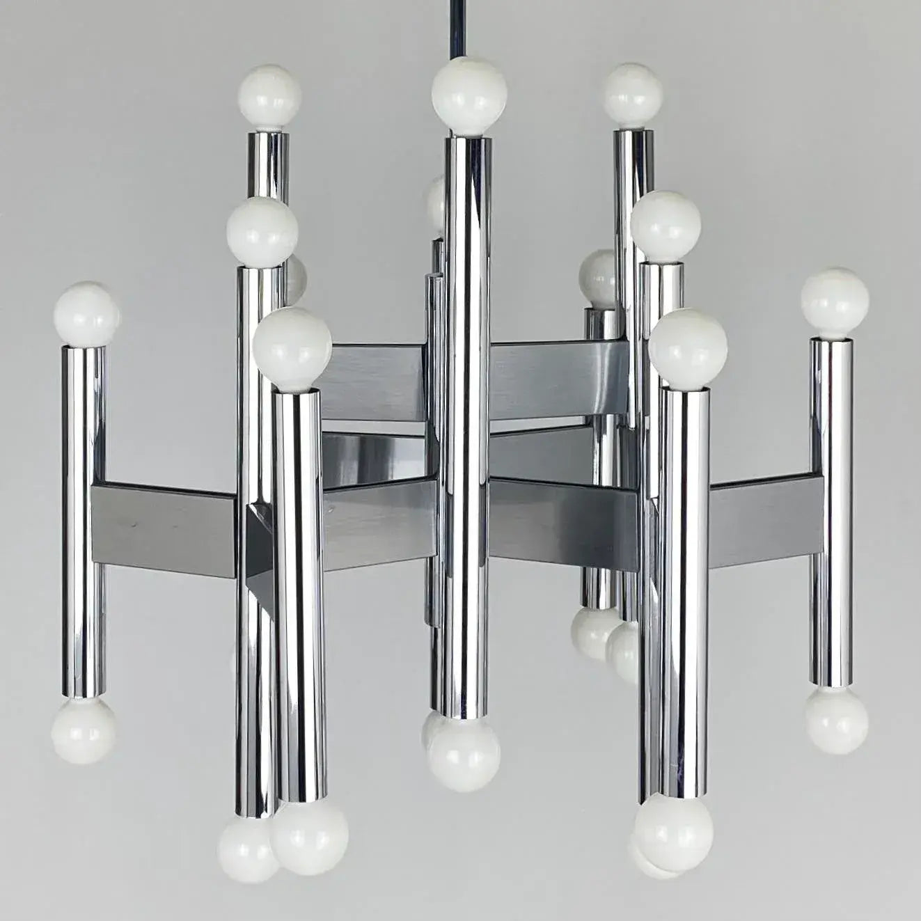 Robert Sonneman 24 Bulb Chrome Chandelier, 1970s