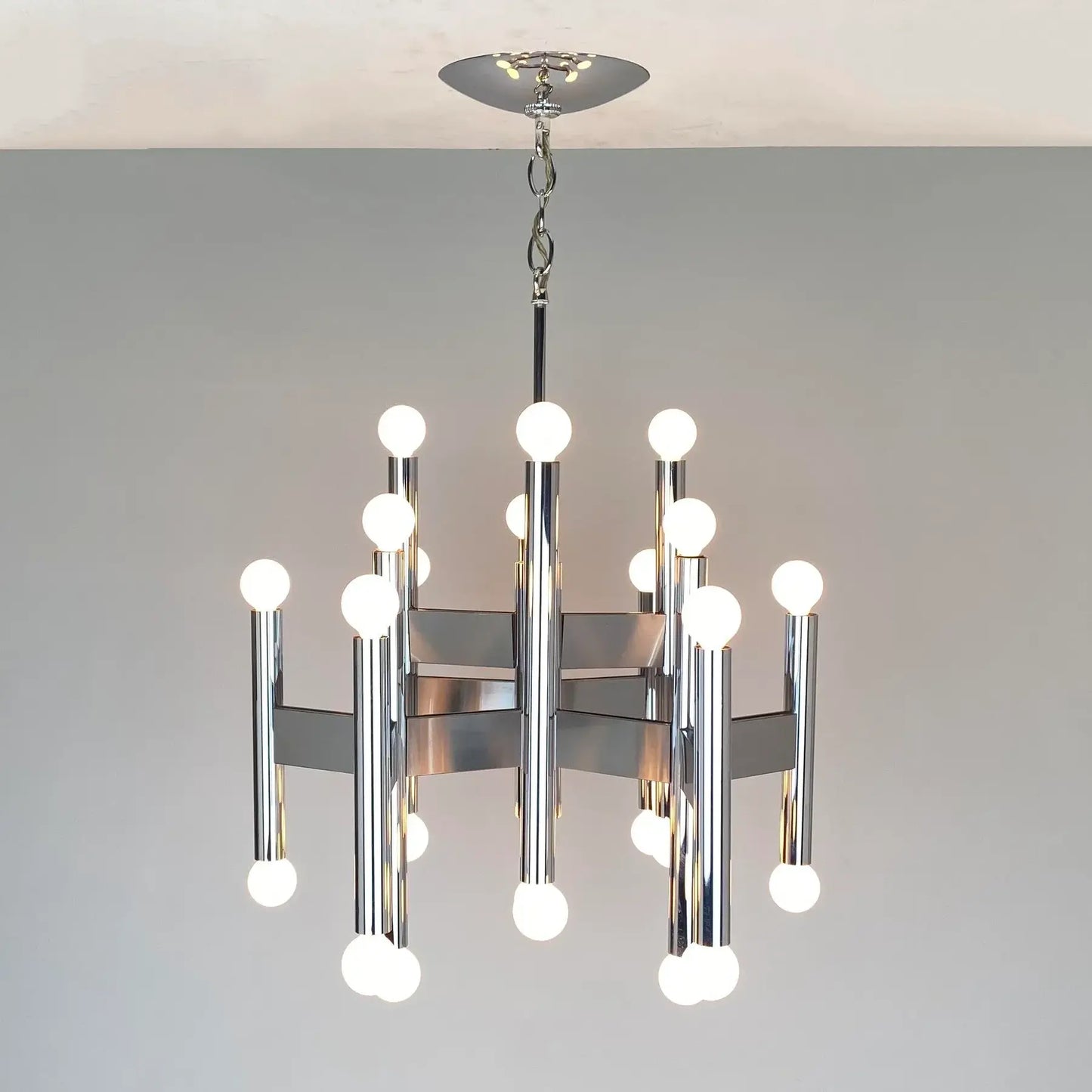 Robert Sonneman 24 Bulb Chrome Chandelier, 1970s