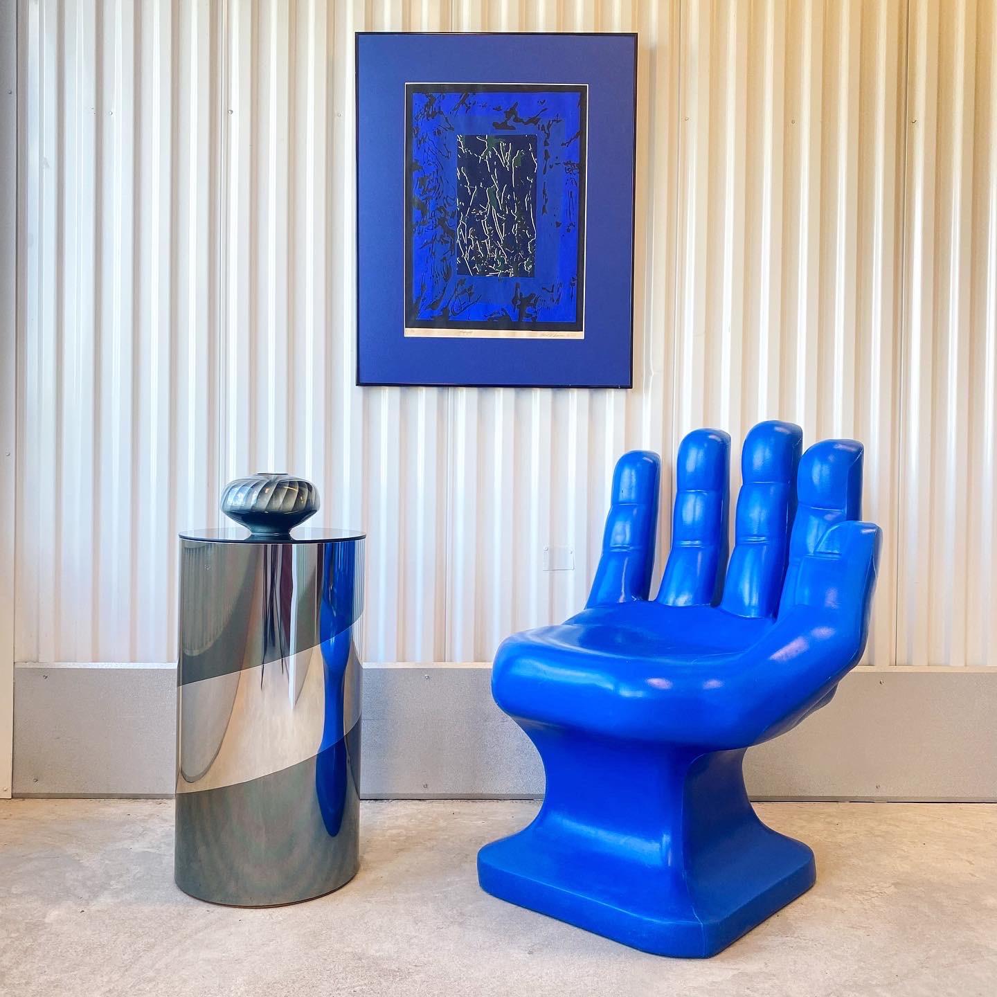 Mirrored Diagonal Stripe Pedestal