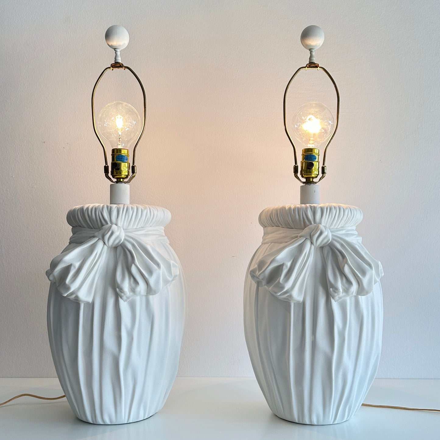 John Dickinson Style Mid 20th Century Plaster Trompe l'œil Bow Lamps