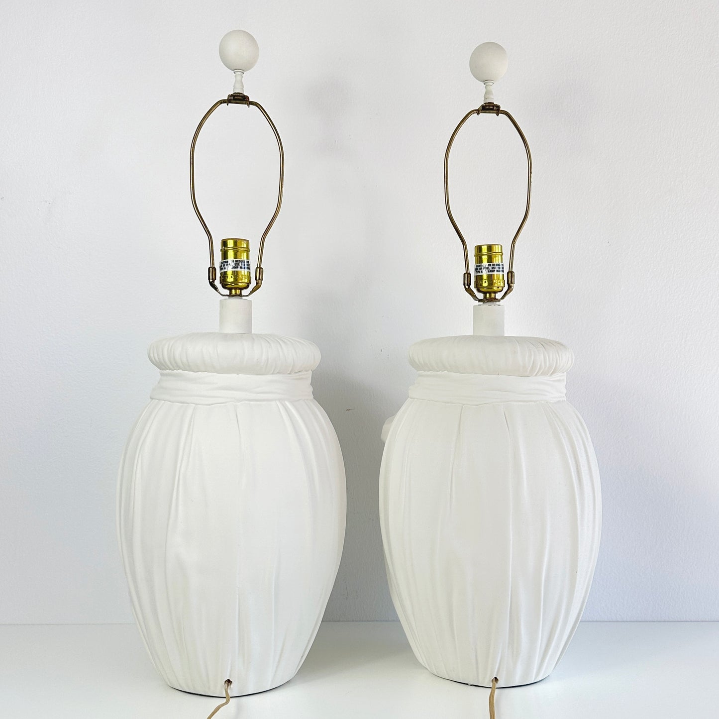 John Dickinson Style Mid 20th Century Plaster Trompe l'œil Bow Lamps